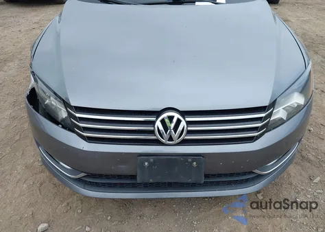 2015 Volkswagen Passat 1.8T Limited Edition z USA, uszkodzony, nr VIN 1VWAT7A37FC111159